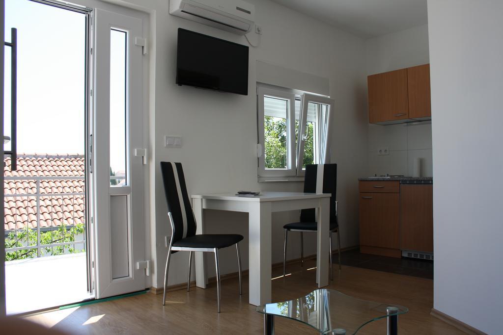 Apartments Suker Трогир Екстериор снимка