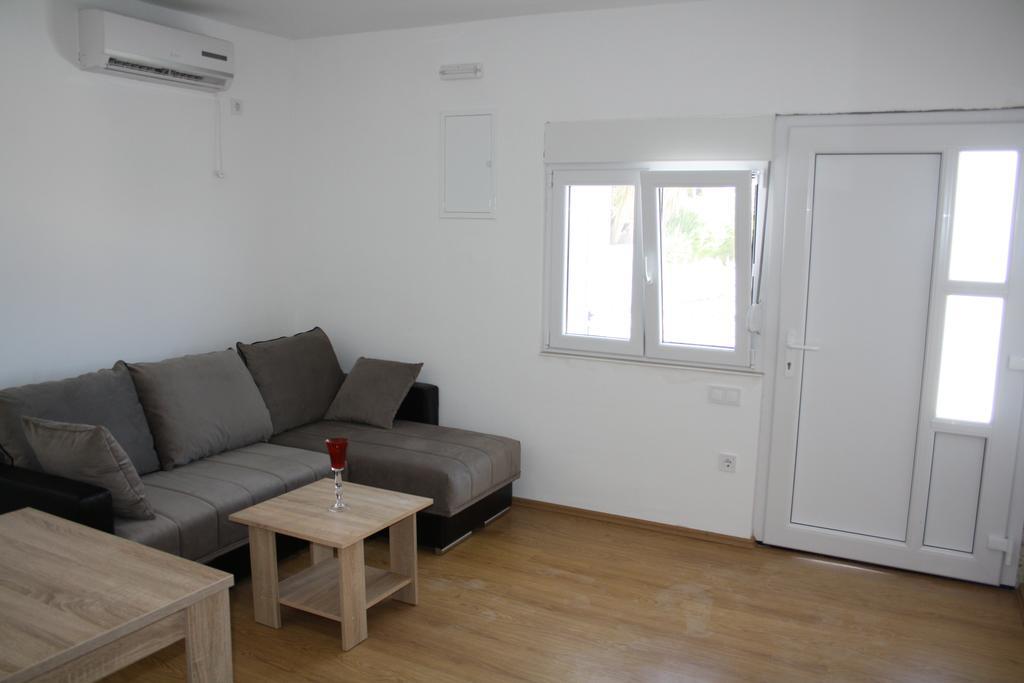 Apartments Suker Трогир Екстериор снимка
