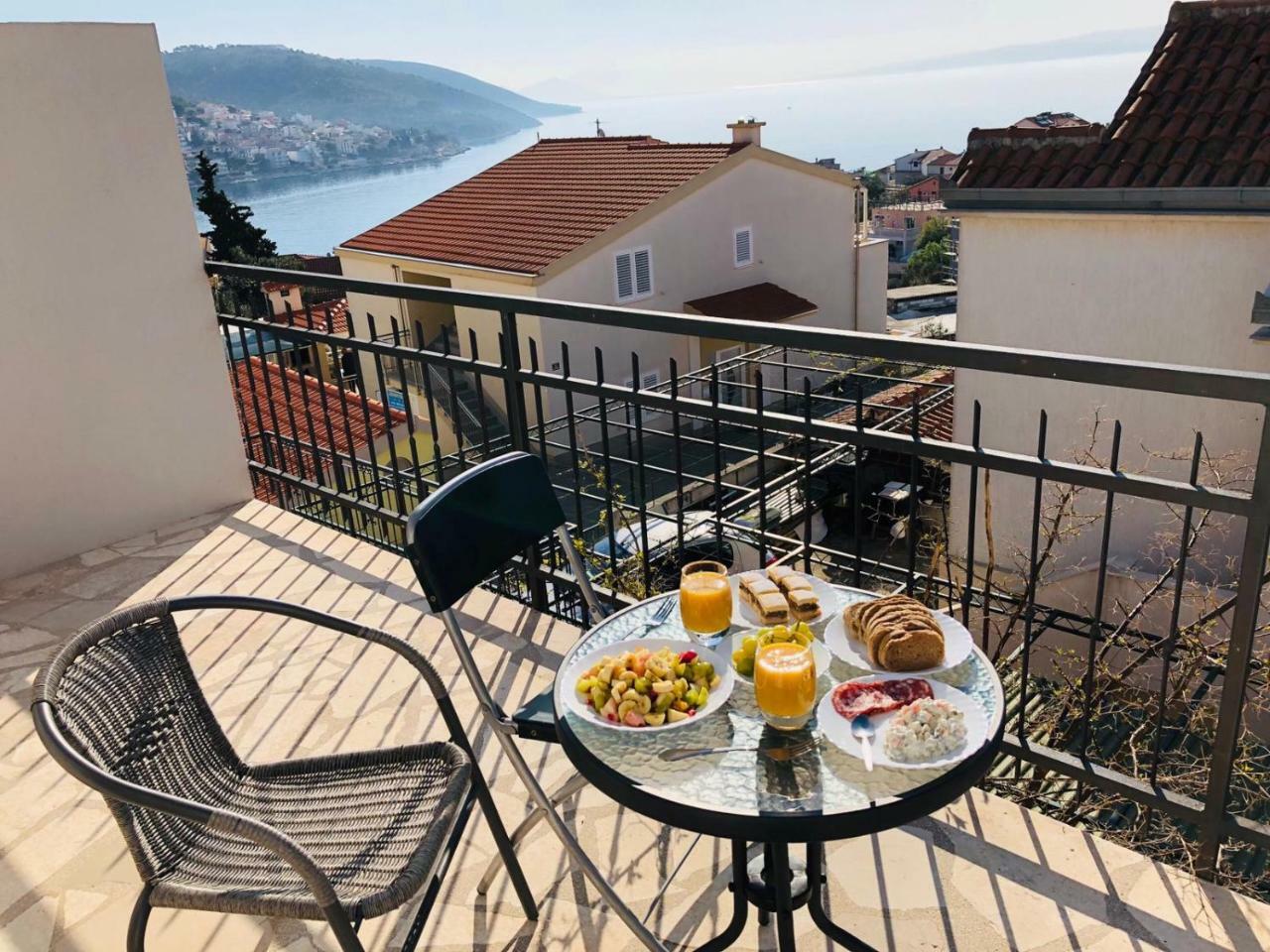 Apartments Suker Трогир Екстериор снимка