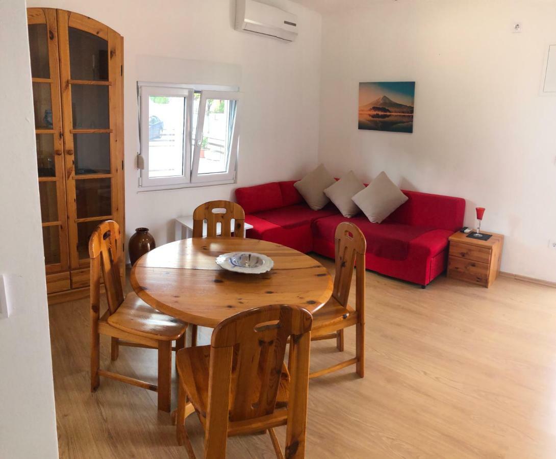Apartments Suker Трогир Екстериор снимка