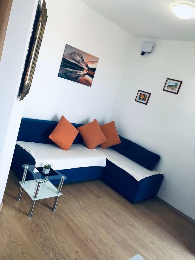 Apartments Suker Трогир Екстериор снимка